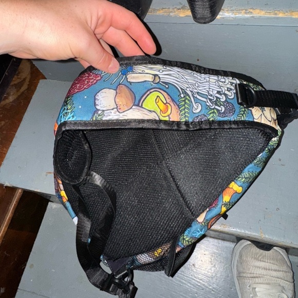 Mushroom shoulder bag! - Picture 2 of 2